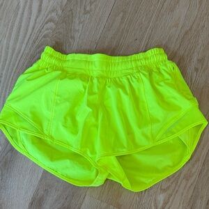 Neon Yellow Women's Shorts Lululemon Hotty Hot 2.5" Shorts